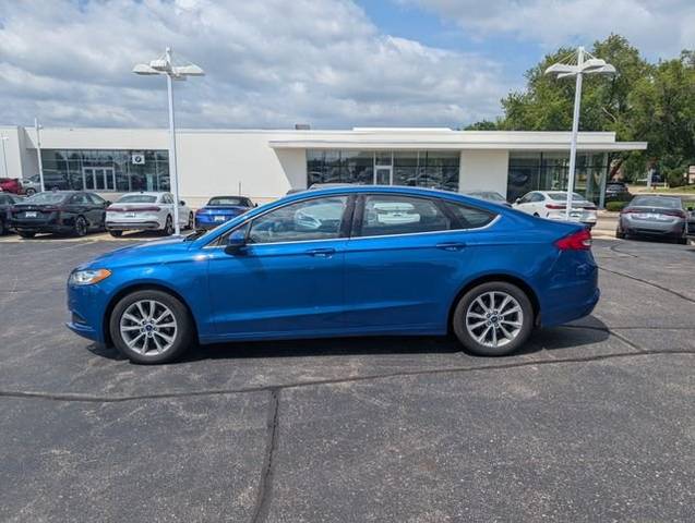 2017 Ford Fusion SE FWD photo