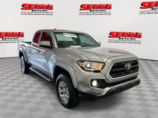 2017 Toyota Tacoma SR5 4WD photo