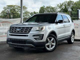 2017 Ford Explorer XLT 4WD photo