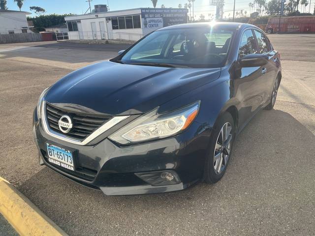 2017 Nissan Altima 2.5 SV FWD photo