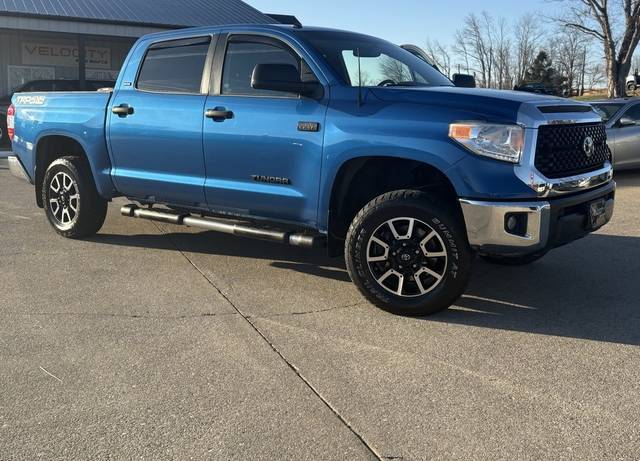 2017 Toyota Tundra SR5 4WD photo