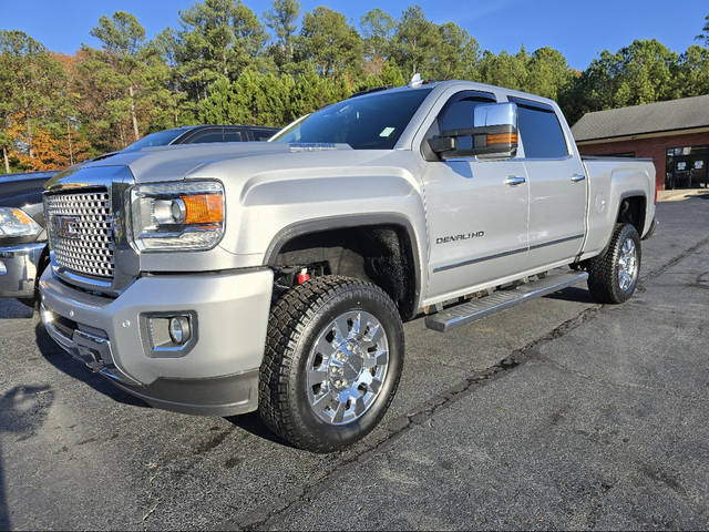 2017 GMC Sierra 2500HD Denali 4WD photo