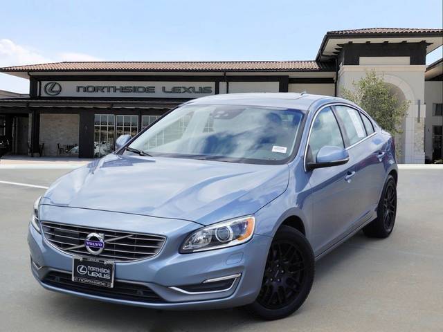 2017 Volvo S60 Inscription Platinum FWD photo
