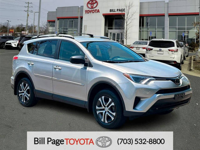 2017 Toyota RAV4 LE AWD photo