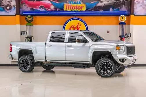 2017 GMC Sierra 2500HD Denali 4WD photo