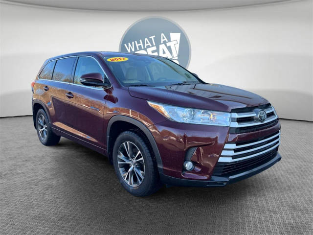 2017 Toyota Highlander LE Plus AWD photo