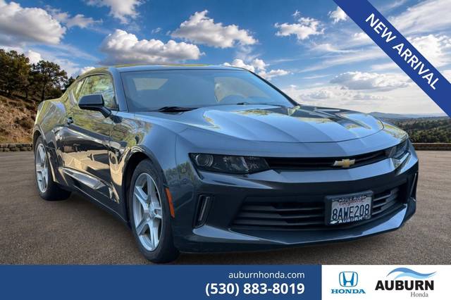 2017 Chevrolet Camaro 1LT RWD photo