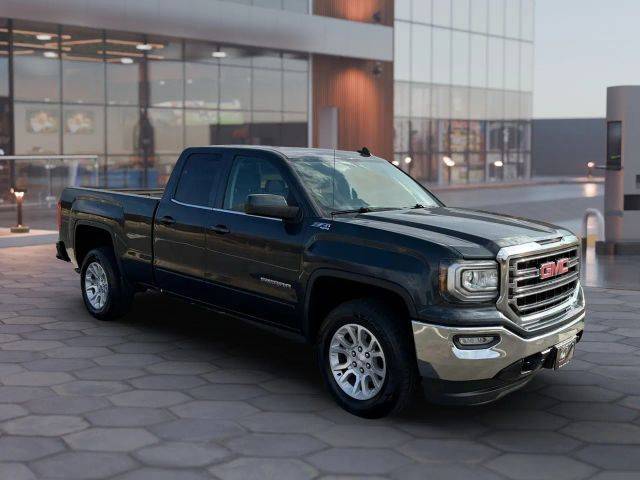 2017 GMC Sierra 1500 SLE 4WD photo