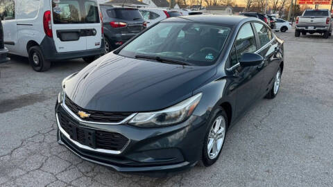 2017 Chevrolet Cruze LT FWD photo