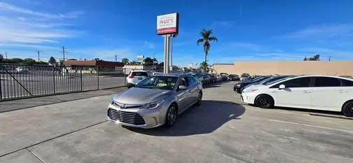 2017 Toyota Avalon XLE Plus FWD photo