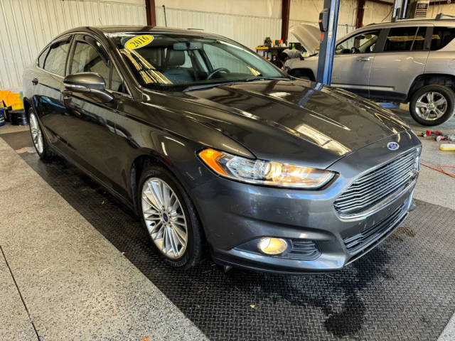 2016 Ford Fusion SE FWD photo