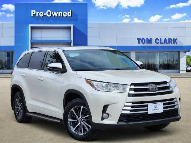 2017 Toyota Highlander XLE FWD photo