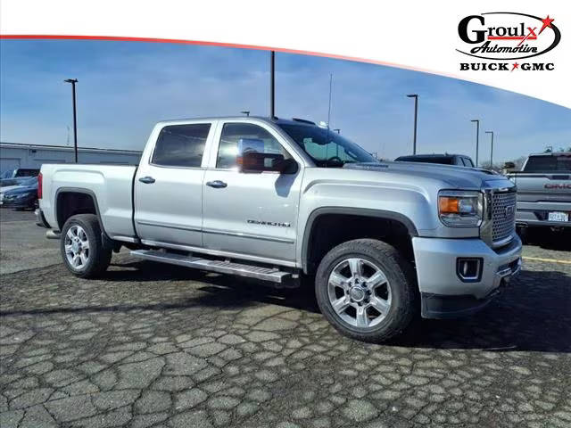 2017 GMC Sierra 2500HD Denali 4WD photo