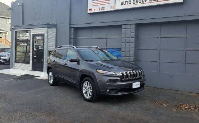 2017 Jeep Cherokee Latitude FWD photo