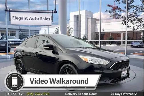 2017 Ford Focus SE FWD photo