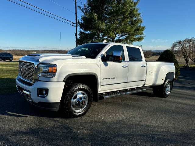 2017 GMC Sierra 3500HD Denali 4WD photo