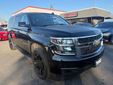 2017 Chevrolet Suburban LT RWD photo