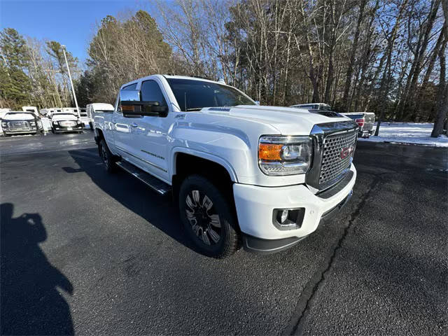 2017 GMC Sierra 3500HD Denali 4WD photo