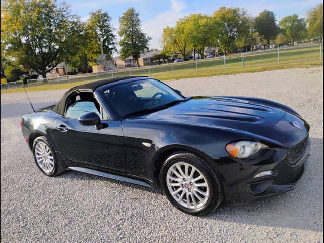 2017 FIAT 124 Spider Classica RWD photo