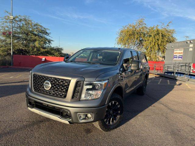 2017 Nissan Titan PRO-4X 4WD photo