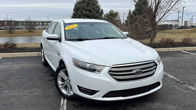 2017 Ford Taurus SEL FWD photo