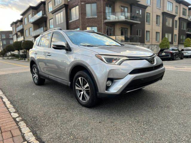 2017 Toyota RAV4 XLE FWD photo