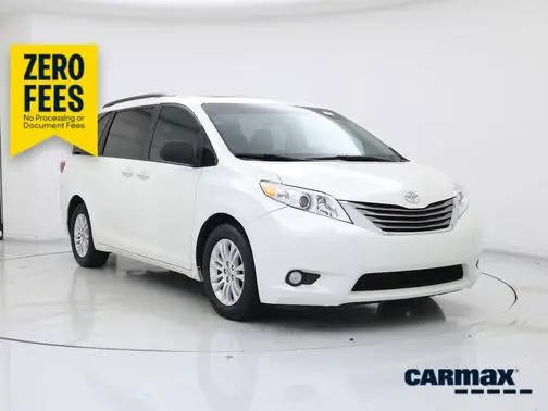 2017 Toyota Sienna XLE FWD photo