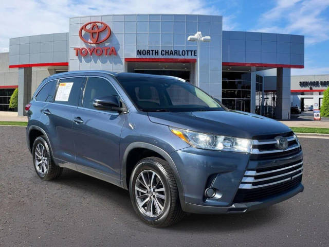2017 Toyota Highlander XLE FWD photo