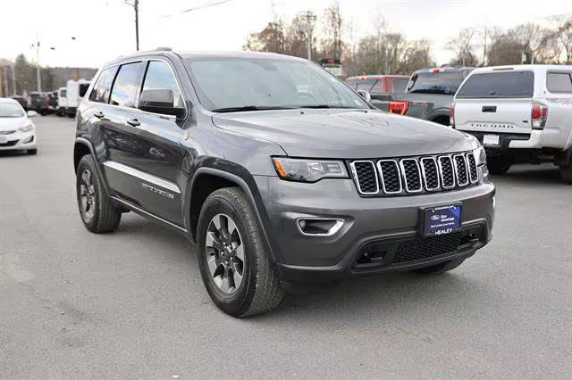 2017 Jeep Grand Cherokee Laredo 4WD photo