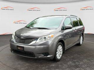 2017 Toyota Sienna LE AWD photo