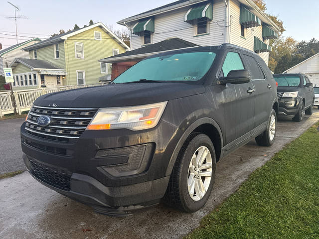 2017 Ford Explorer Base 4WD photo