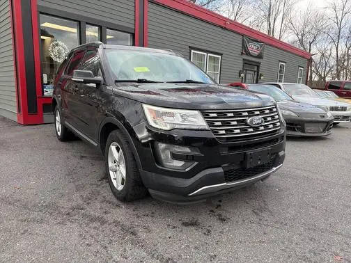 2017 Ford Explorer XLT 4WD photo