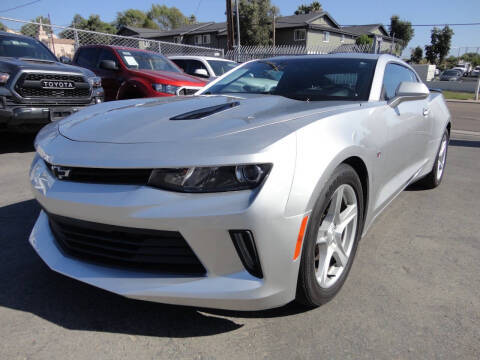 2016 Chevrolet Camaro 1LT RWD photo