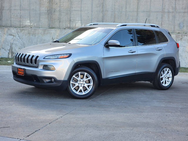 2016 Jeep Cherokee Latitude FWD photo