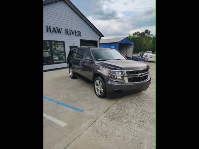 2017 Chevrolet Suburban LT 4WD photo
