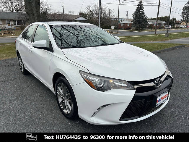 2017 Toyota Camry SE FWD photo