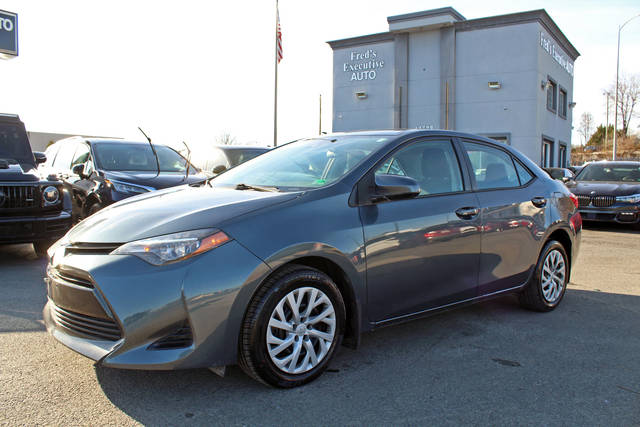 2017 Toyota Corolla LE FWD photo