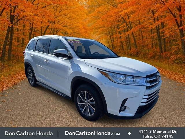 2017 Toyota Highlander XLE AWD photo