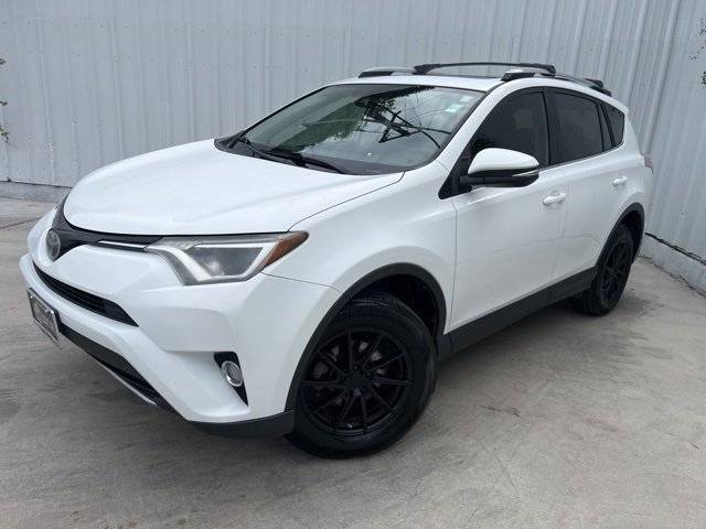 2017 Toyota RAV4 XLE FWD photo