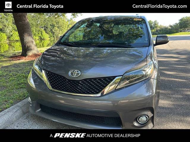 2016 Toyota Sienna SE FWD photo
