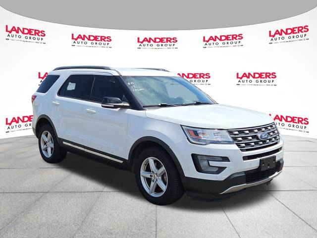 2017 Ford Explorer XLT 4WD photo