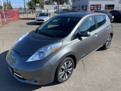 2017 Nissan Leaf SV FWD photo