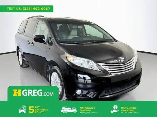 2017 Toyota Sienna XLE FWD photo