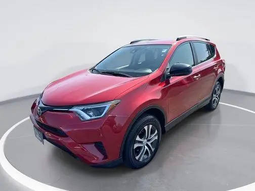 2017 Toyota RAV4 LE FWD photo