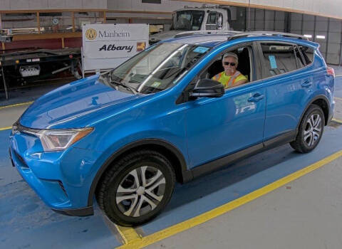 2017 Toyota RAV4 LE AWD photo