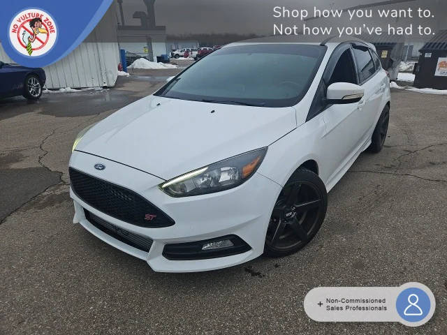 2017 Ford Focus ST FWD photo