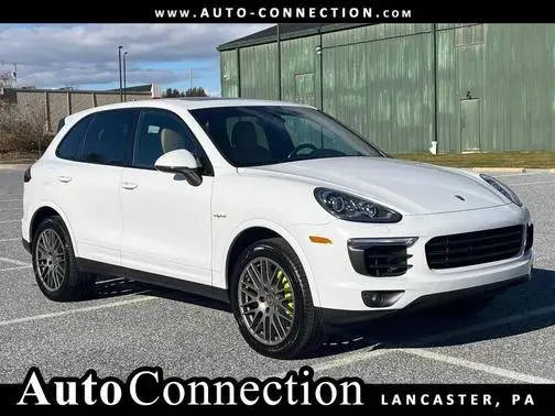 2017 Porsche Cayenne S E-Hybrid AWD photo