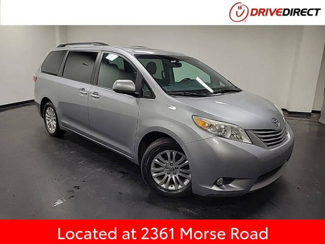 2017 Toyota Sienna XLE FWD photo