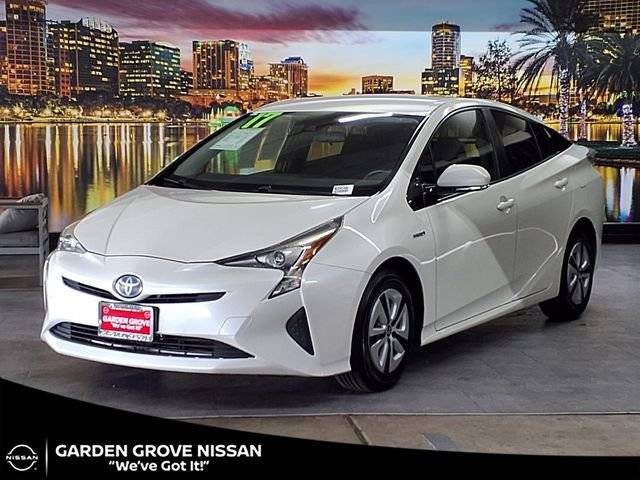 2017 Toyota Prius Three FWD photo