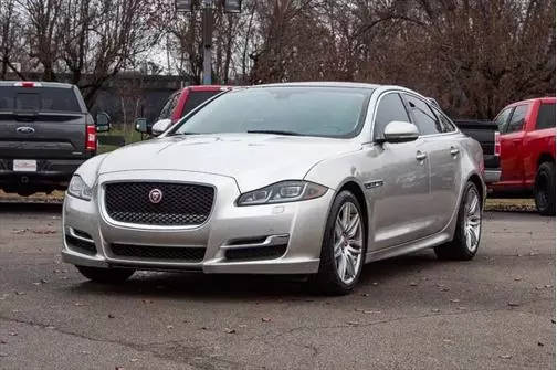 2017 Jaguar XJ XJ R-Sport RWD photo